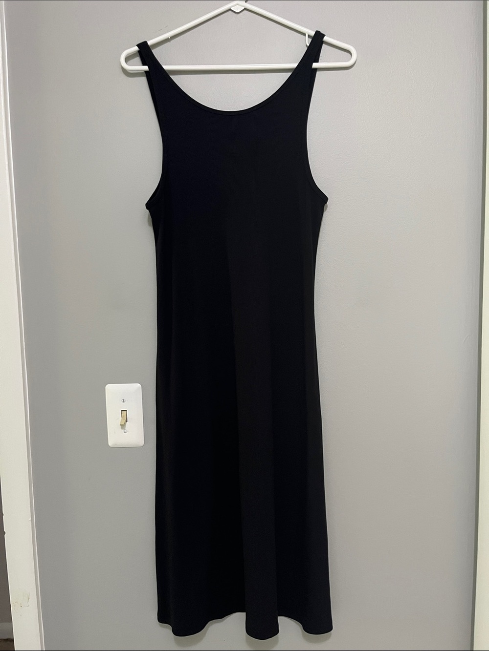 NWOT Wilfred Free Classic Black Tank Midi Dress - Sleek Everyday Style